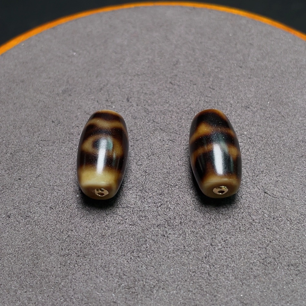 W33843636 Dzi Bead Pendant 50% Gold Content Total Weight Approx. 7.3g Sell as a Lot