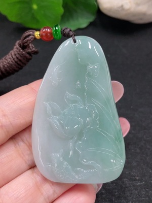 F32808582 JadeiteLotus Leaf Fish Pendant