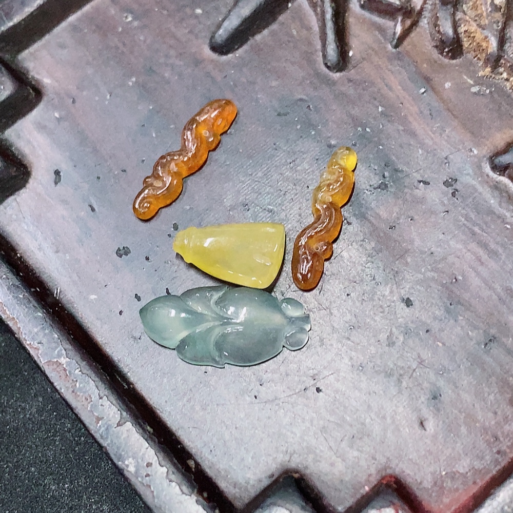 F34953654 Jadeite Inlaid Pieces Sell as a Lot Yellow-Red Part Color Origin Undetermined