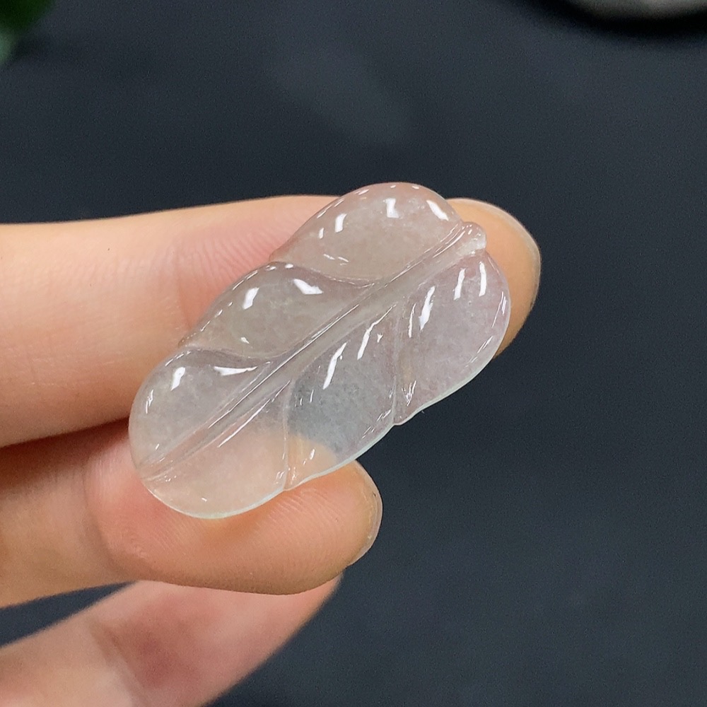 F19145976 Jadeite leaf inlay piece, total weight 1.886g