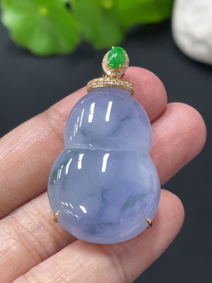 F30557910 Jadeite Gourd Inlaid Pendant 18K Gold Inlaid Total Weight Approx. 10.79g