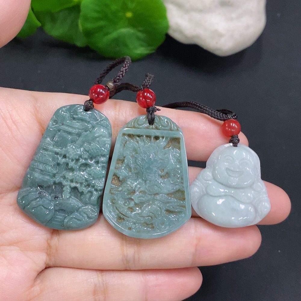 F34001450 Jadeite Pendant Sell as a Lot (Beads Not Grade A)