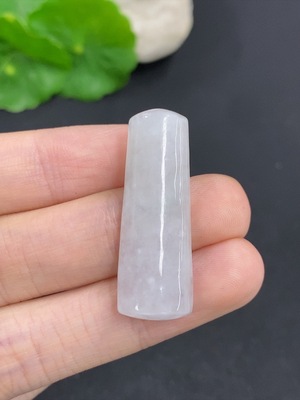 F41925376 翡翠无事牌挂件 货品总重量约5克