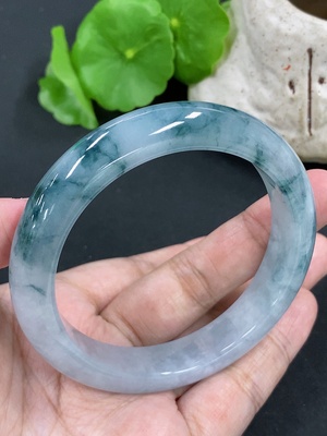 F46525975 翡翠正圈手镯 货品总重约56g 56.1圈口