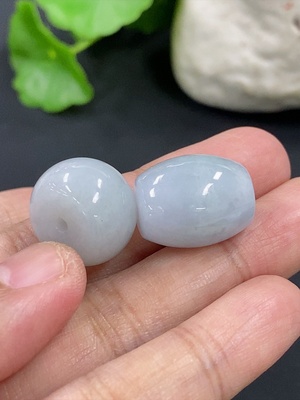 F41927477 翡翠挂件  平安扣 珠子 货品总重约13.78g
