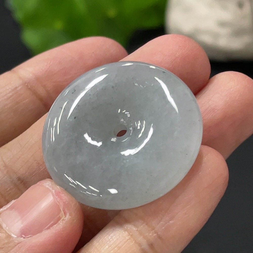 F31668657 Jadeite Peace Knot Pendant Total Weight: Approx.12.4g