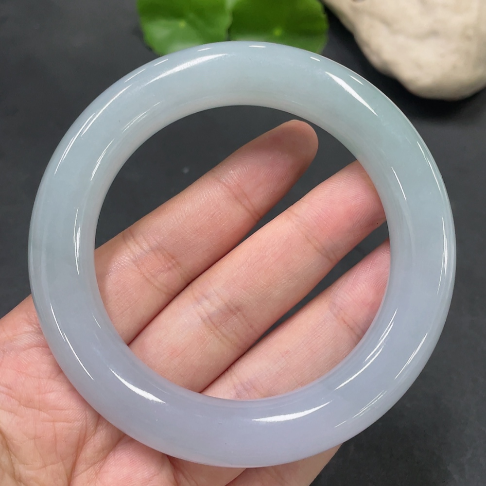 F21382827 Jadeite Round Bangle Size 56.5 Total Weight 82.885g