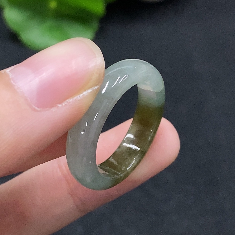 F34995480 Jadeite Ring Size 21 with Crack Total Weight Approx. 3.97g