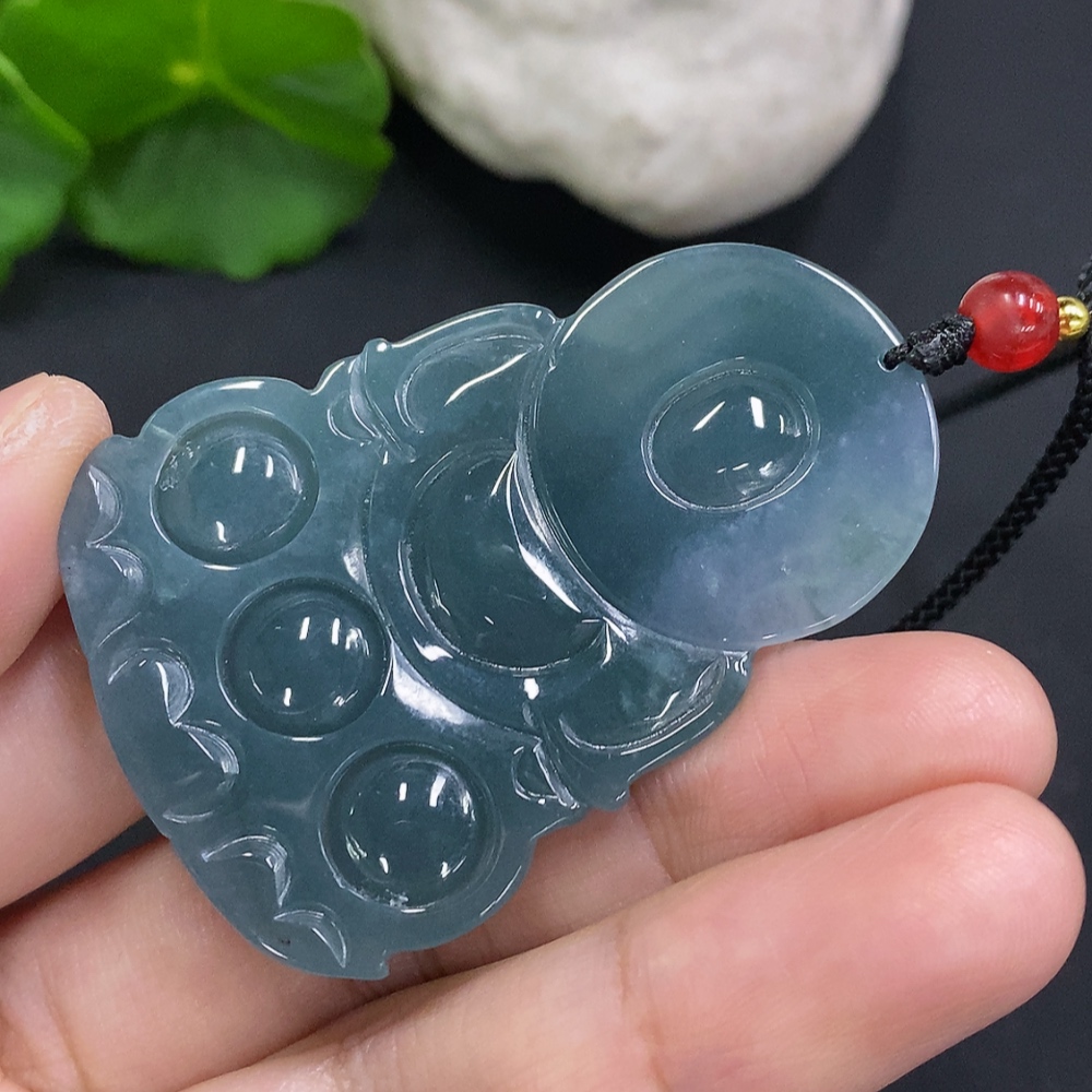F35127311 Jadeite Guanyin Pendant Total Weight Including Cord Approx. 18.9g (Matching Beads Non-Grade A)