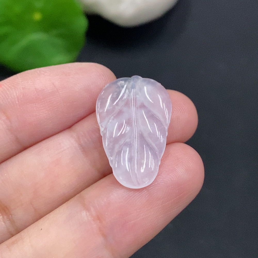 F33856965 Jadeite leaf inlay piece with a total weight of approximately 1.5 grams