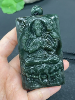 H42954778 和田玉手把件  四臂观音     货品总重约（含绳）143.4g     皮色成因未定   配珠非和田玉