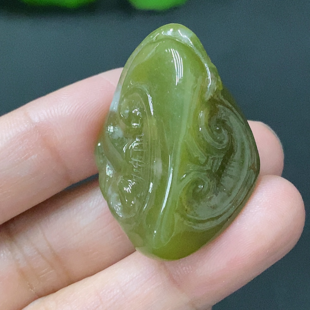 F23589289 Jadeite Ruyi Pendant  Total Weight: 15.280g