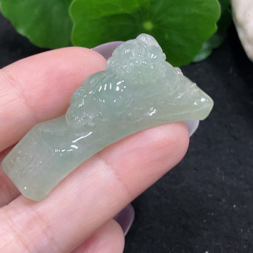 F34965935 Jadeite Lion Hand Plaque Total Weight Approx. 15.7g