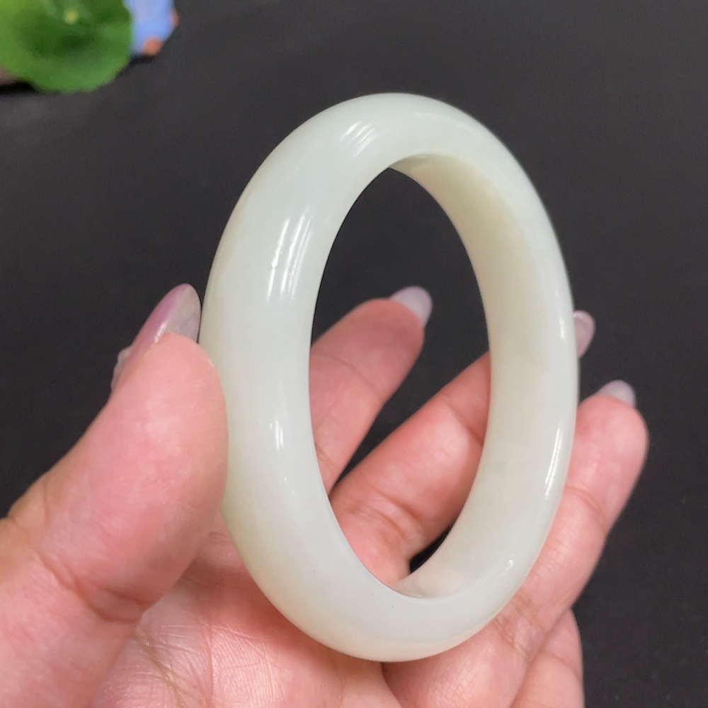 H33864185 Hetian Jade Round Bracelet Size 59.4 Total Weight Approx. 67.8g