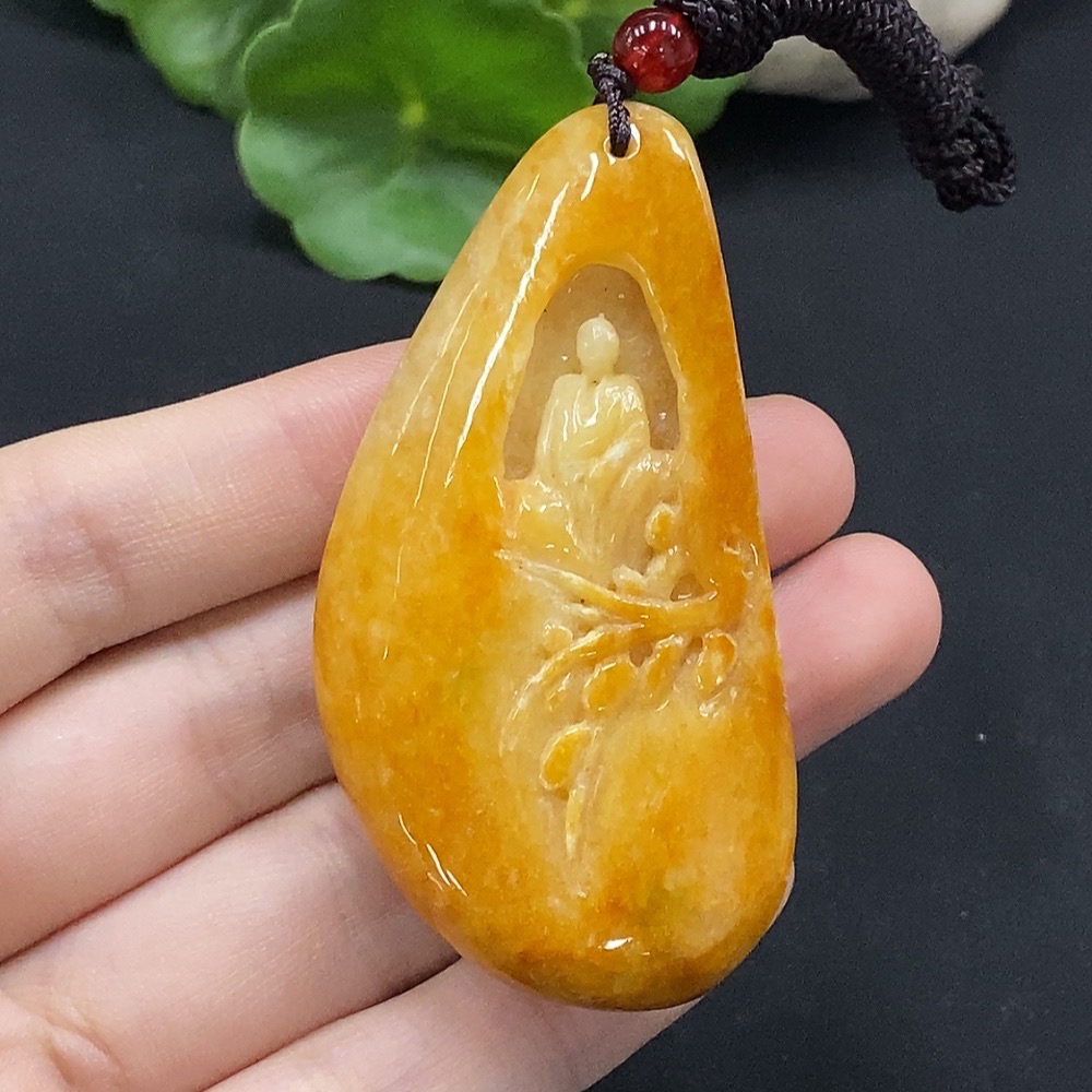 F34996577 Jadeite Enlightenment Pendant, coloration of yellow parts undetermined, total weight approximately 46.67g