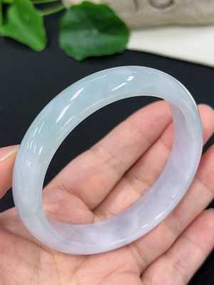 F46546579 翡翠正圈手镯 货品总重约54.5g 59圈口