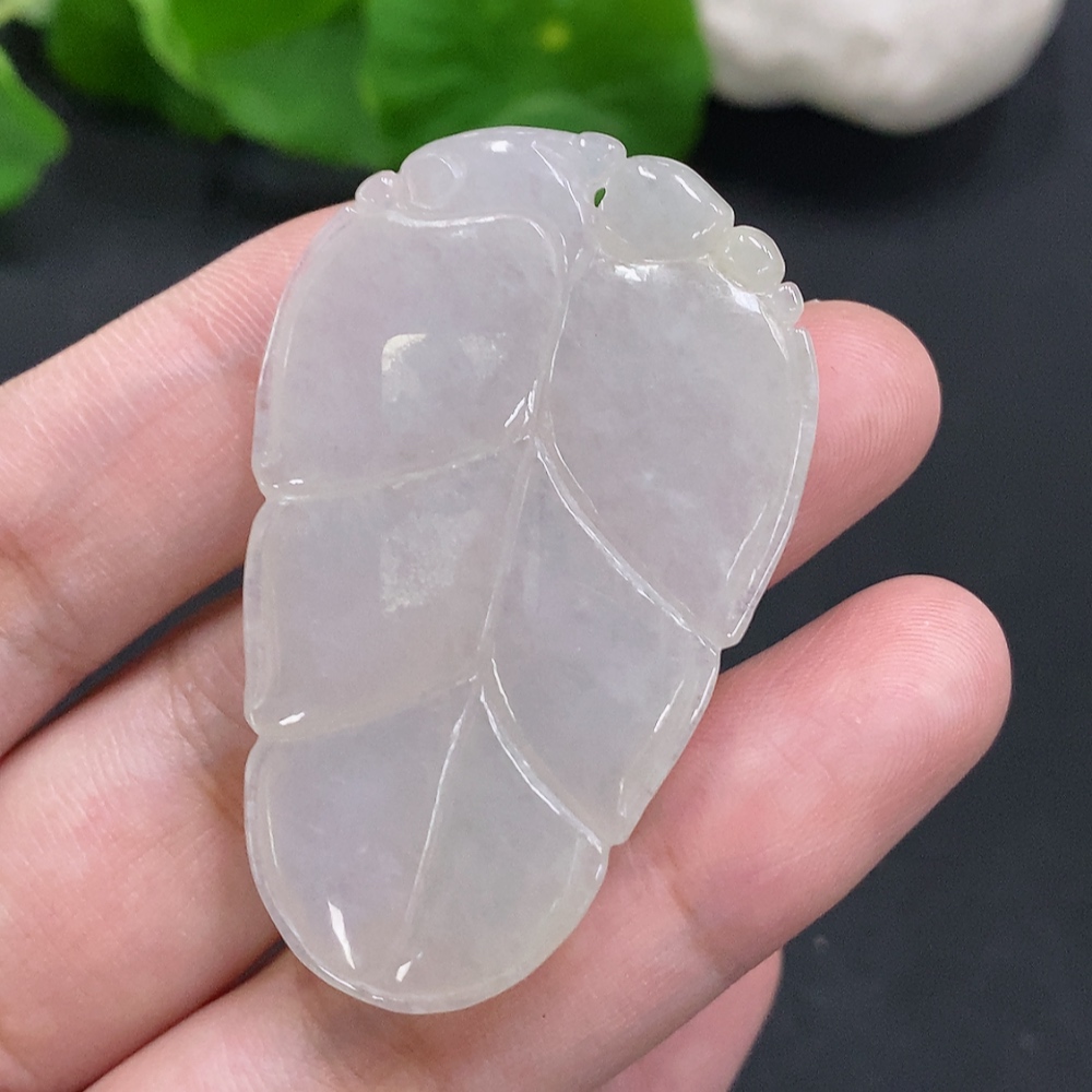 F33946083 Jadeite Leaf Pendant Total Weight Approx. 14.6g