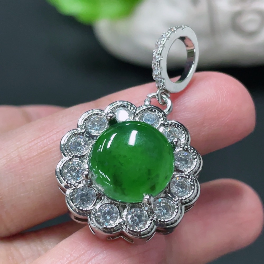 F33935641 Jadeite Inlaid Pendant Non-Gold Total Weight Approx. 6.24g