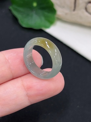 F41942903 翡翠戒圈  10圈口 货品总重约2.8克