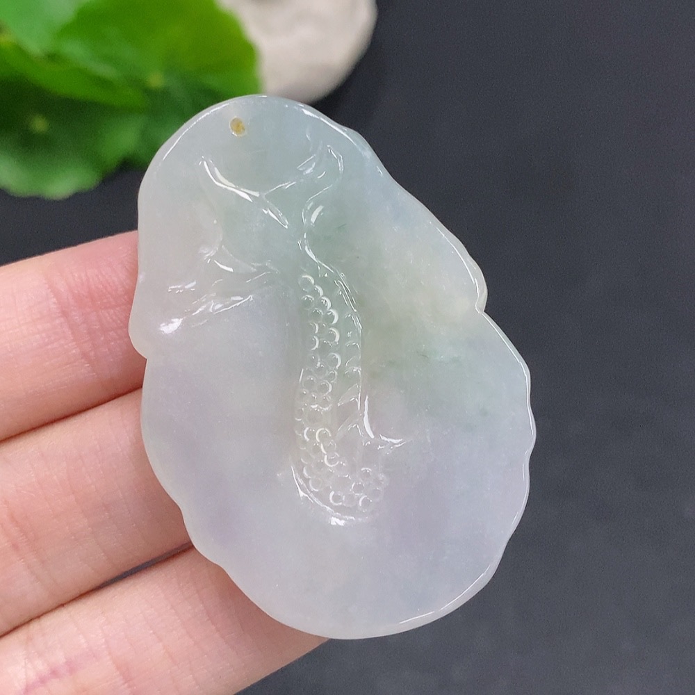 F35123851 Jadeite Dragon Soaring World Pendant with a total weight of approximately 17.4 grams