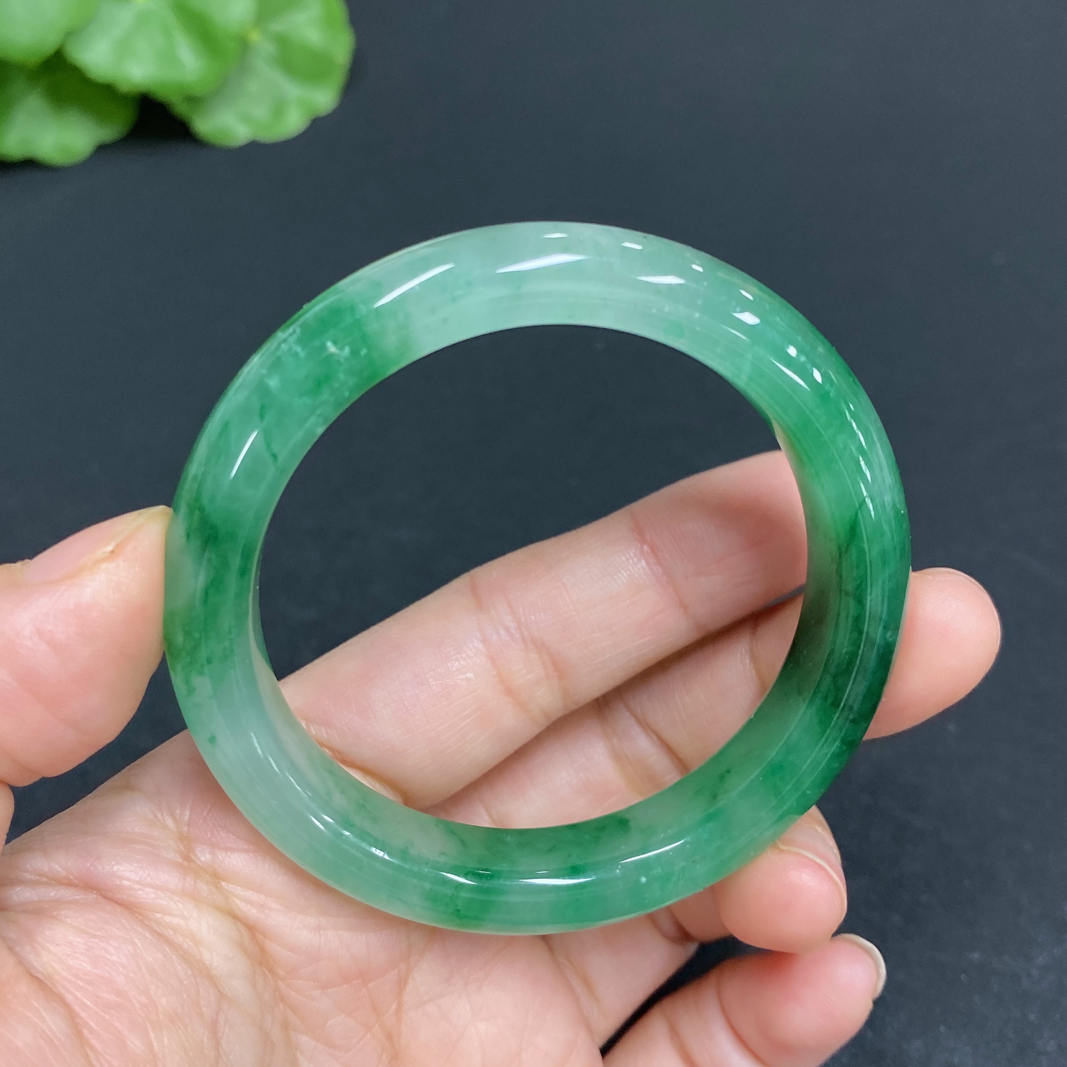 H33845759 African Emerald (Dulong Jade) Round Bracelet