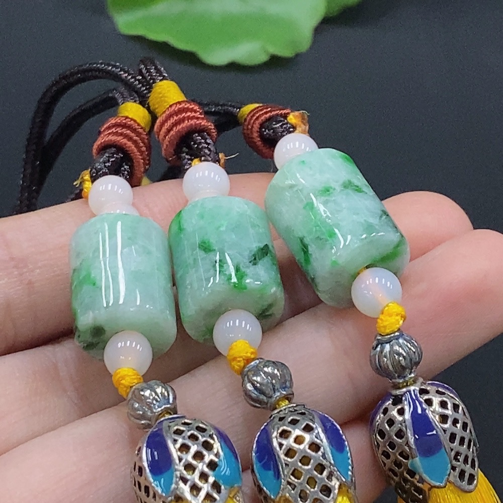 F33833106 JadeitePendant with Other Mineral Components, Non-Grade A Beads