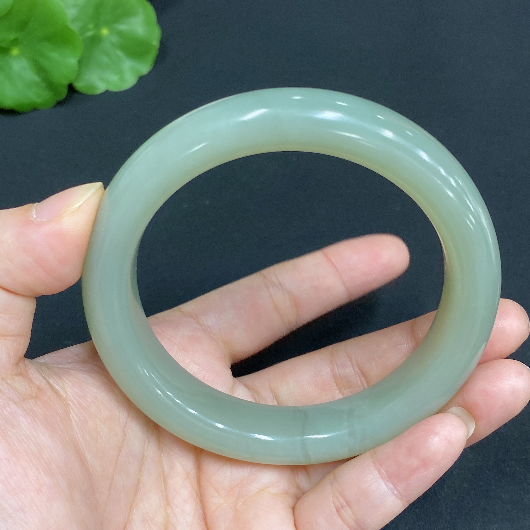 H34986975 Hetian Jade Round Bracelet Size 60.9 Total Weight Approx. 71.9g