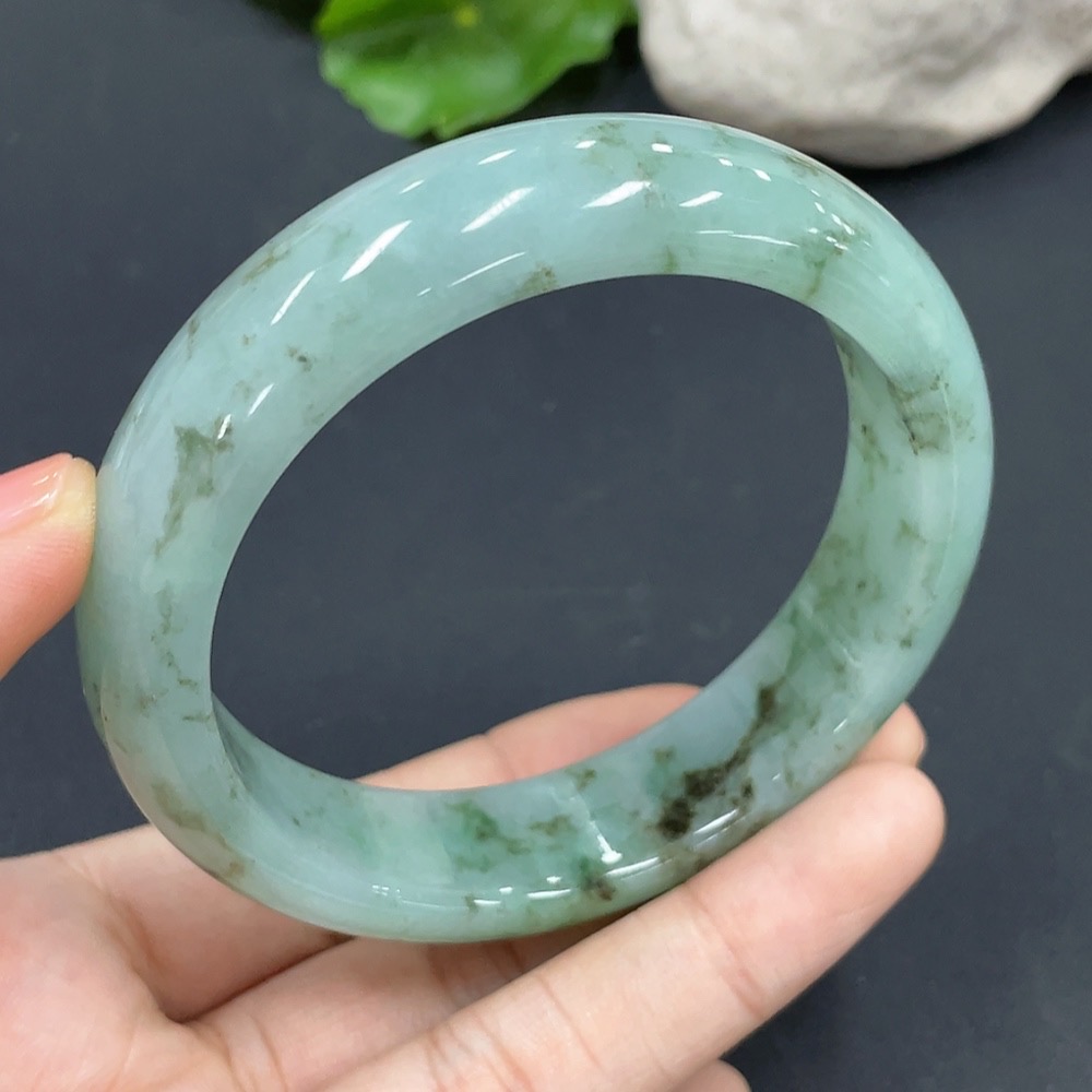 F20201599 Jadeite Round Bangle Size 58.3 Containing Other Mineral Components Total Weight 74.321g