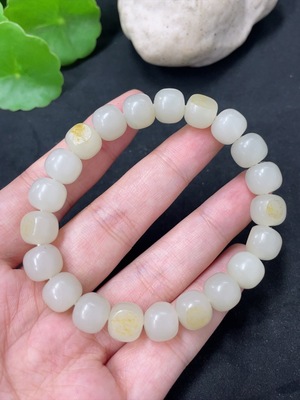 H41904820 和田玉手串 卡9.7mm左右  货品总重约32.9g 皮色成因未定