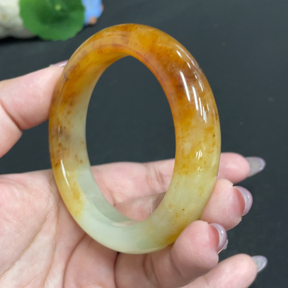 H33863743 Xiuyu (Serpentine Jade) Round Bracelet