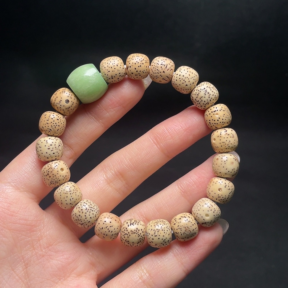 W35144091 Star and Moon Bodhi Bracelet (approx. 20.2g total weight, 10mm beads)