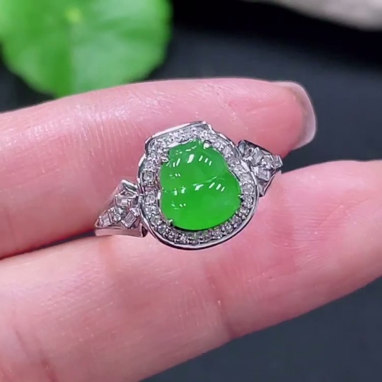 F23568292 Jadeite Gourd Inlaid Ring 18K Gold Size 16 Total Weight Approx. 3.66g