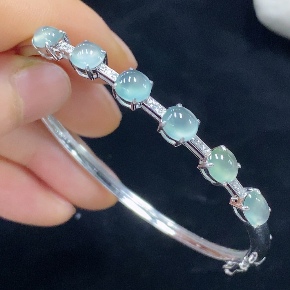 F28235372 Jadeite Inlaid Bangle AU37% with Diamond Accents, Total Weight Approx. 5.94g