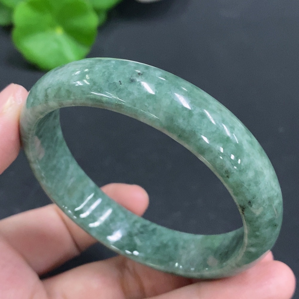 F23599515 Jadeite Round Bracelet Size 56.4 Total Weight 47.663g