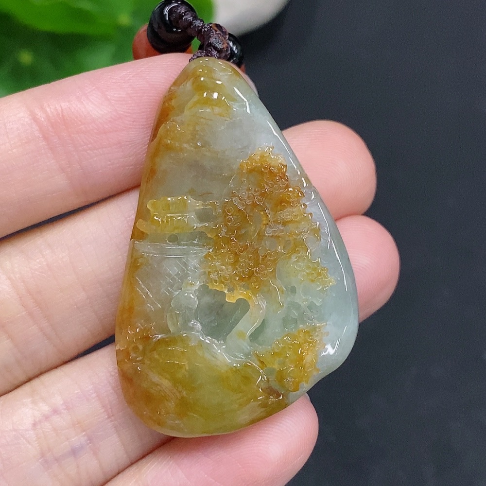 F32757857 Jadeitelandscape pendant, total weight approx. 23.3g (including rope weight), color origin undetermined