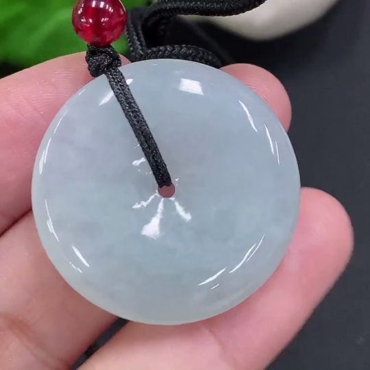 F33905351 Jadeite Safety Buckle, total weight including rope approx. 12.2g