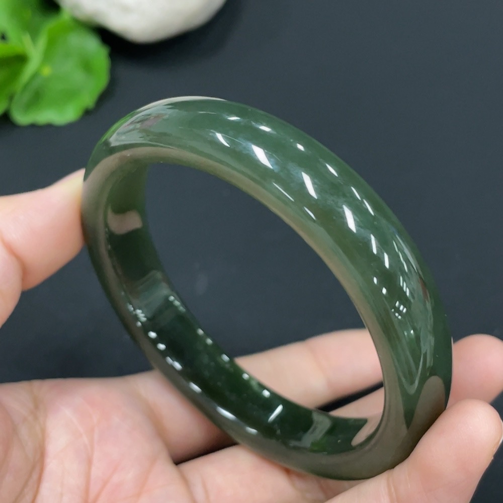 H28286051 Hetian Jade Round Bracelet, Inner Diameter 59.1, Total Weight Approx. 56.2g