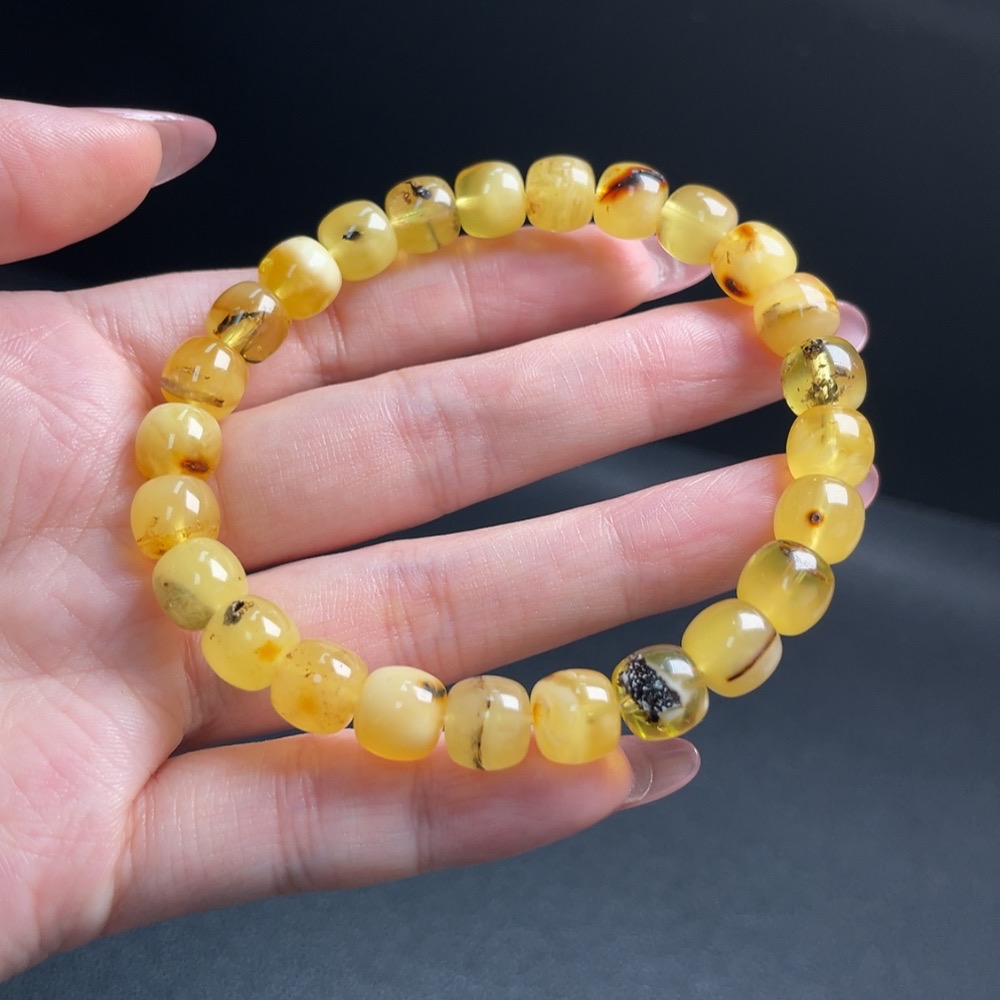 C29340471 Amber Beeswax Bracelet, Approx. 8.5mm, Total Weight Approx. 9.72g