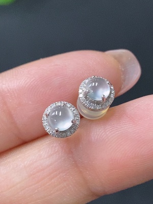 F27116842 Jadeite Earrings with 18k Gold Setting, Total Weight Approximately 1g