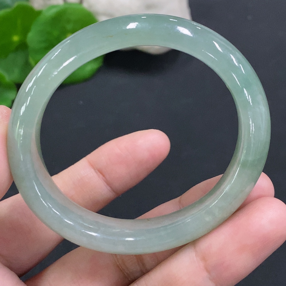 F34962888 Jadeite Concubine Bracelet Size 50.6/44.8 Total Weight Approx. 40.4g