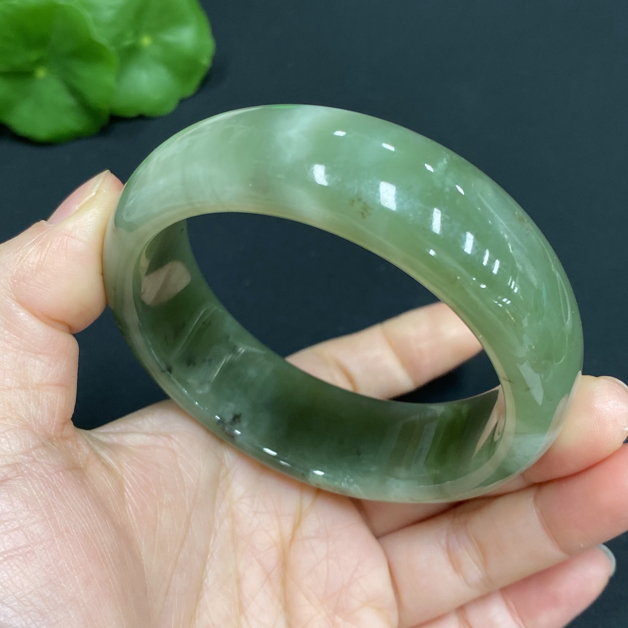 H26037942 Hetian Jade Round Bracelet (Size 56.8, Total Weight Approx. 79g, Contains Other Mineral Components)