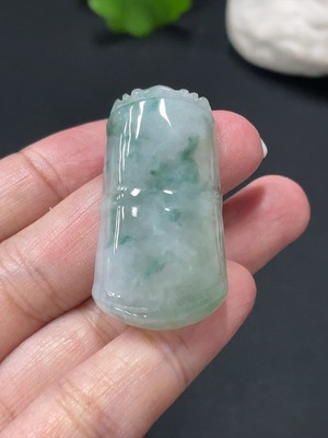 F21325385 Jadeite Pendant Bamboo Section Total Weight 11.130g