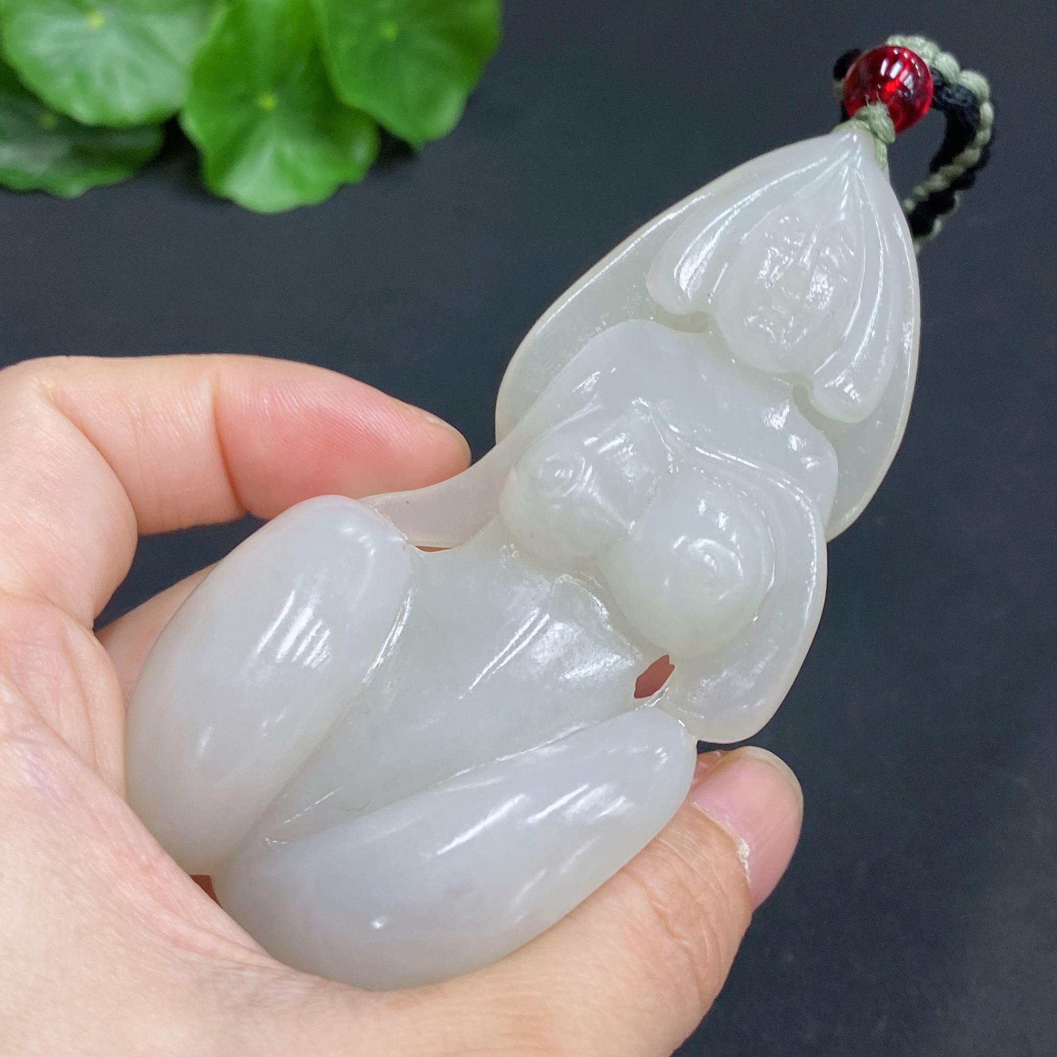 H22506266 Hetian Jade Handheld Piece, National Beauty and Heavenly Fragrance, Total Weight (including rope) Approx. 98.5g