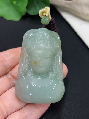 F41942684 翡翠观音挂件 货品总重约55.4克（含绳重）