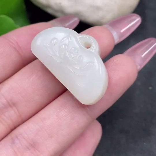 H34959694 Hetian Jade Pendant - Prosperity in Full Bloom