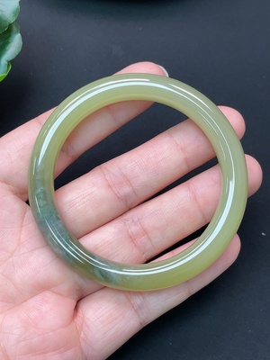 H46529750 和田玉正圈手镯 圈口51.1mm 总重约33.38g