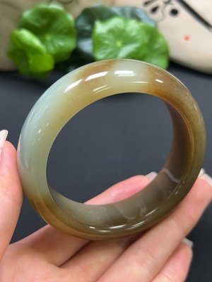H42980474 和田玉正圈手镯 圈口59.1mm 总重约100g