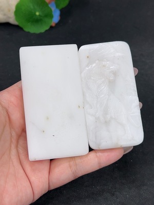 H41939011 和田玉挂件  货品总重约183.1g 含其他矿物成分