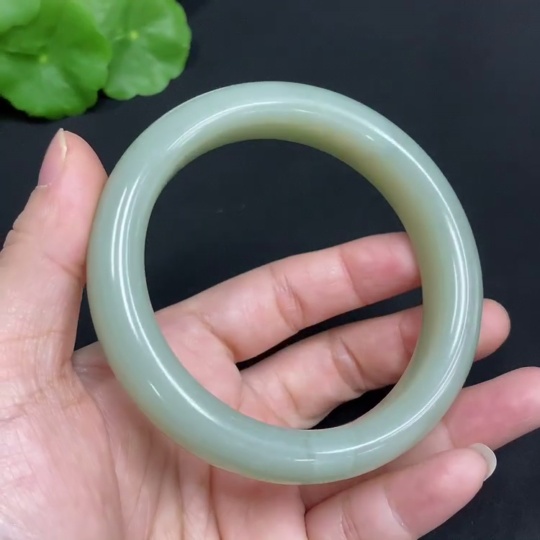 H34986975 Hetian Jade Round Bracelet Size 60.9 Total Weight Approx. 71.9g