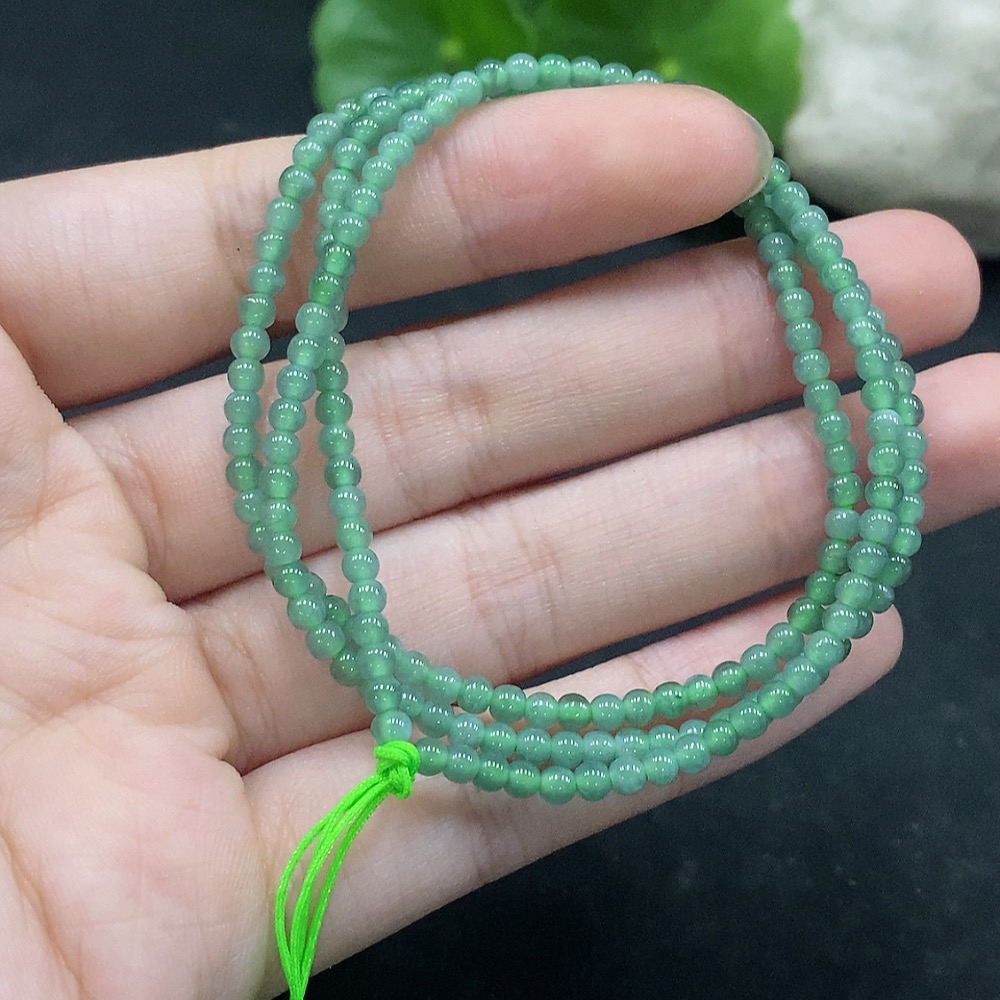 F34057467 Jadeite bead necklace approx. 3mm, total weight approx. 7.6g
